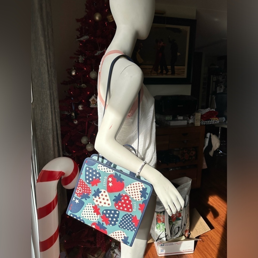 GUCCI Kids Strawberry & Stars Canvas Tote Bag Blue Italy 605614 Shoulder Strap - Picture 15 of 16